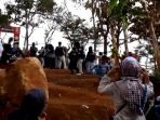 Duh, Warga Sumedang Asyik Dangdutan, Padahal AKB Lagi Diperketat Duh, Warga Sumedang Asyik Dangdutan, Padahal AKB Lagi Diperketat