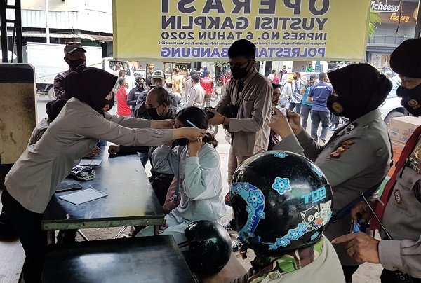 Puluhan Warga Terjaring Operasi Yustisi Covid-19 di Pasar Kosambi