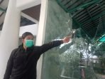 Saksi Mata Ungkap Detik-detik Pria Bertubuh Gempal Rusak Masjid di Dago Saksi Mata Ungkap Detik-detik Pria Bertubuh Gempal Rusak Masjid di Dago