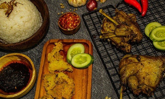 Lezatnya Bebek Rempah Hitam Ala Bebek Cenghar