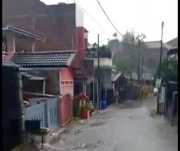 Drainase Buruk, Warga Nata Endah Kebanjiran