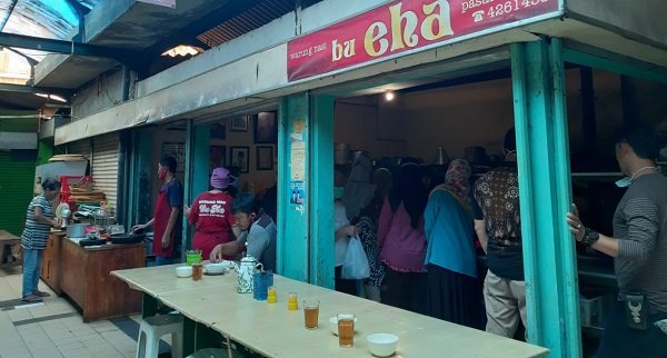 Warung Nasi Bu Eha, Langganan Keluarga Soekarno dan Ridwan Kamil