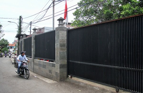 Walkot Cimahi Disikat KPK, Rumahnya Sepi Aktivitas, Warga Tahu Ajay Diciduk dari Grup WA