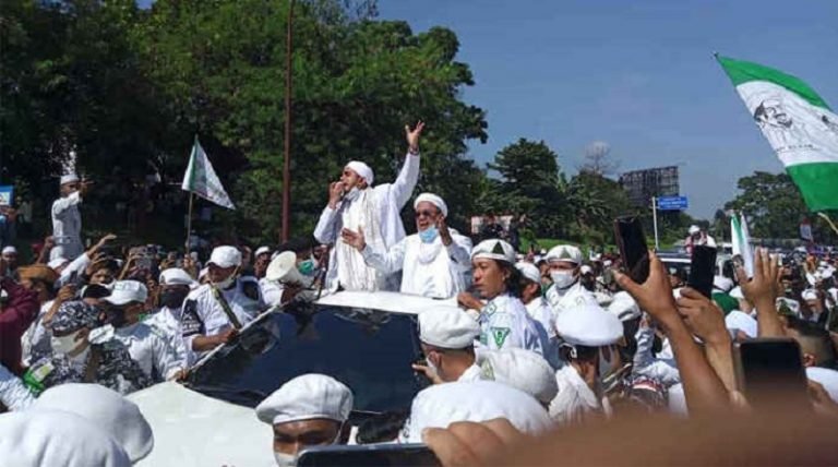 Sosok Habib Rizieq di Mata Ustadz Abdul Somad