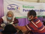 Rumah Yatim Gelar Pemeriksaan Kesehatan dan Pengobatan Gratis di Desa Sangkanhurip