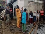 Puting Beliung Hancurkan Puluhan Rumah di Cisarua