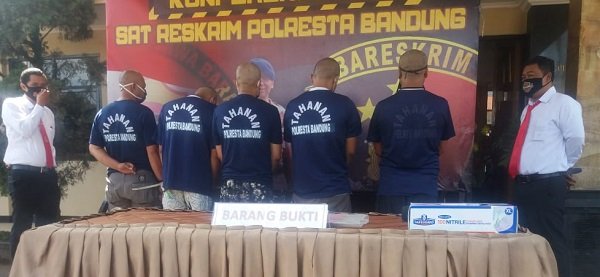 Motif Aksi Viral 5 Pria Bacok Warga di Kafe Kawasan GBI Balas Dendam
