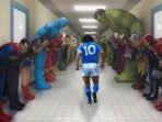 Superman Batman Tunduk Saat Maradona Melintas