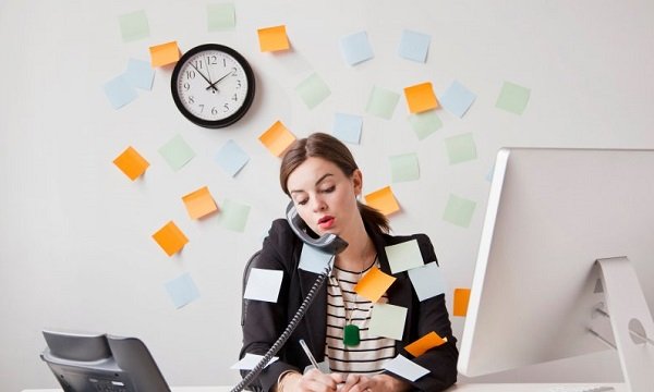 Sudah Tahu Beda Workaholic dengan Pekerja Keras?