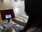 Disdik Jabar Berikan Tas Khusus untuk Guru yang Mengunjungi Rumah Siswa di Daerah Pelosok