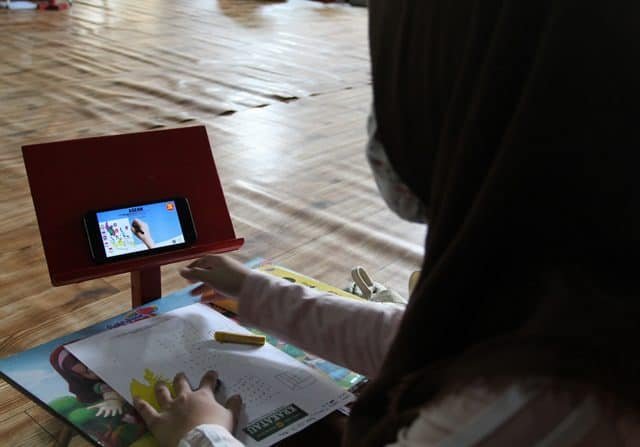 Disdik Jabar Berikan Tas Khusus untuk Guru yang Mengunjungi Rumah Siswa di Daerah Pelosok