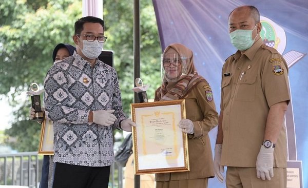 Ridwan Kamil Serahkan Penghargaan Raksa Prasada 2020, Ini Pemenangnya