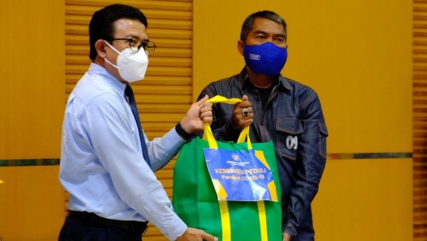 Kemenkeu Peduli Salurkan 1.005 Paket Sembako di Jabar