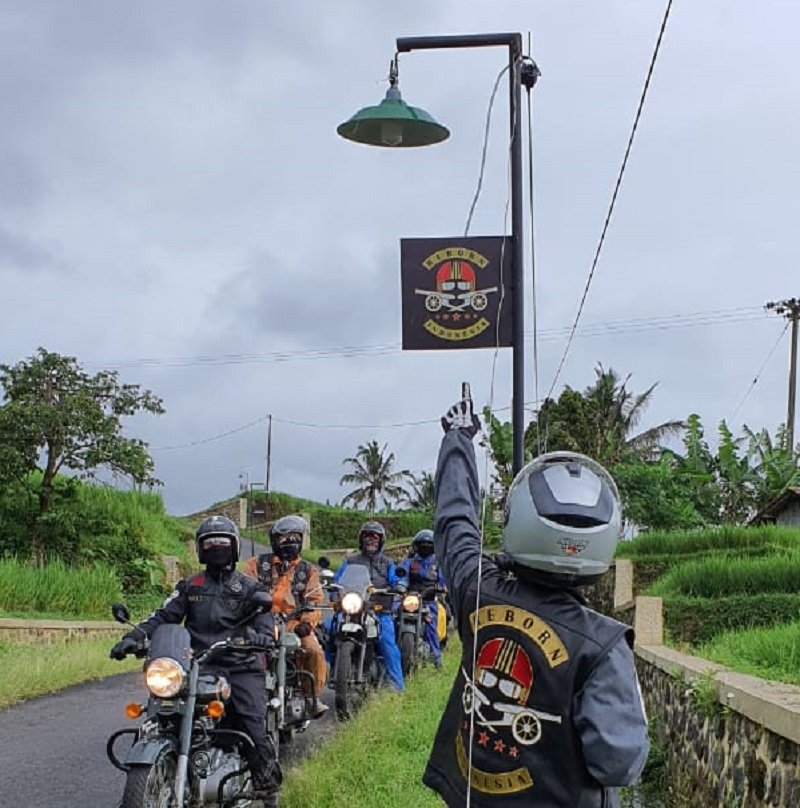 Kolaborasi Sosial, Reborn Siskamling Terangi Jalan Desa