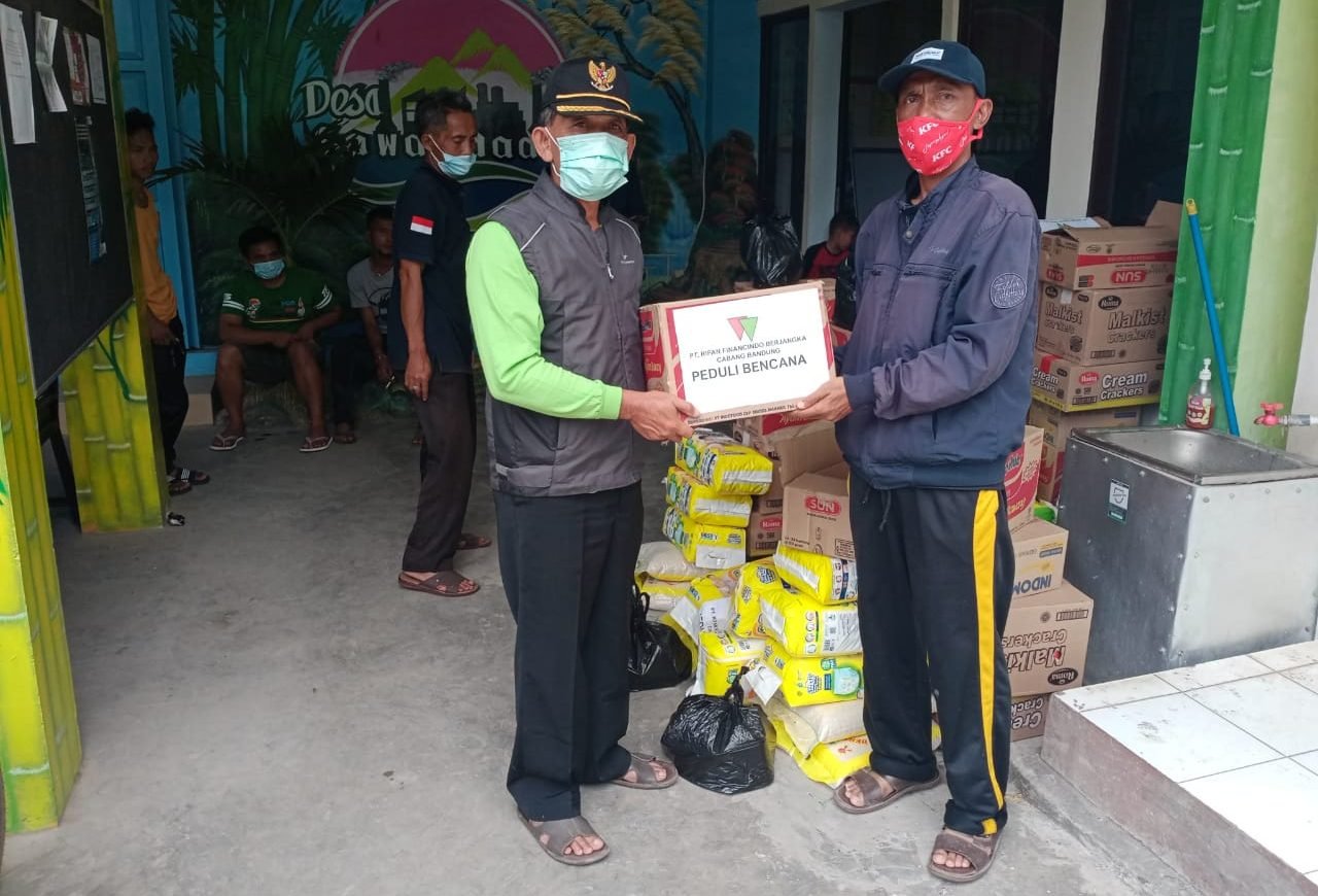 Rifan Financindo Berjangka Bandung Salurkan Bantuan Kepada Korban Longsor Sumedang