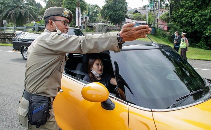 Bima Arya ke Ayu Ting Ting: Kena Ganjil Genap atau Alamat Palsu?
