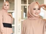 Sederhana Tapi Mewah, Koleksi Busana Muslim Vallina Outfit Bisa Jadi Pilihan Kaum Hawa