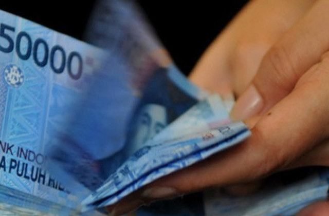 Tarik Setoran Bansos Covid-19, Sekdes di Bogor jadi Buronan Polisi