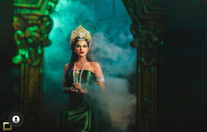 Nora Alexandra Berdandan ala Nyi Roro Kidul, Ada yang Ganjil