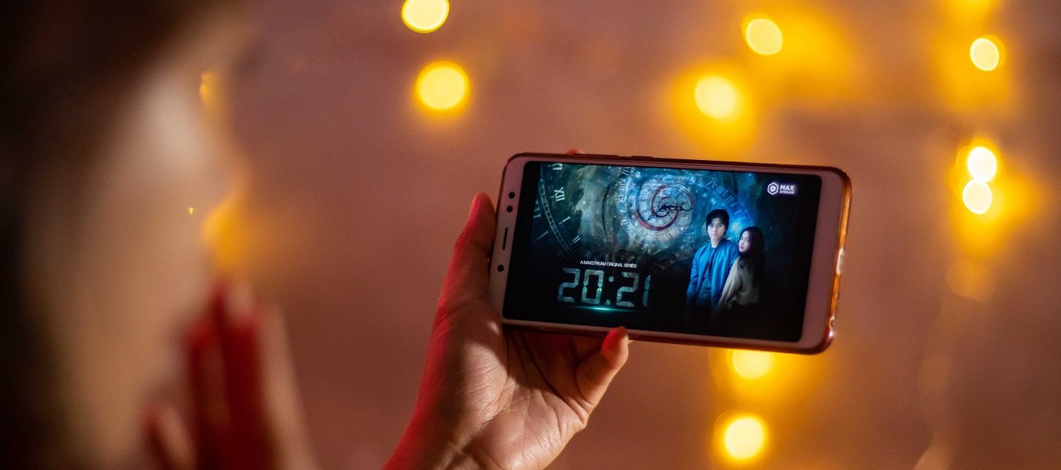 MAXstream Rilis 20:21, Serial Orisinal Unik dengan Plot Time Loop yang Misterius