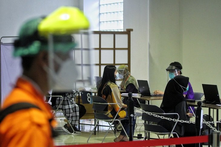 Ini Link Pendaftaran Vaksinasi Covid-19 Lansia dan Tahapannya