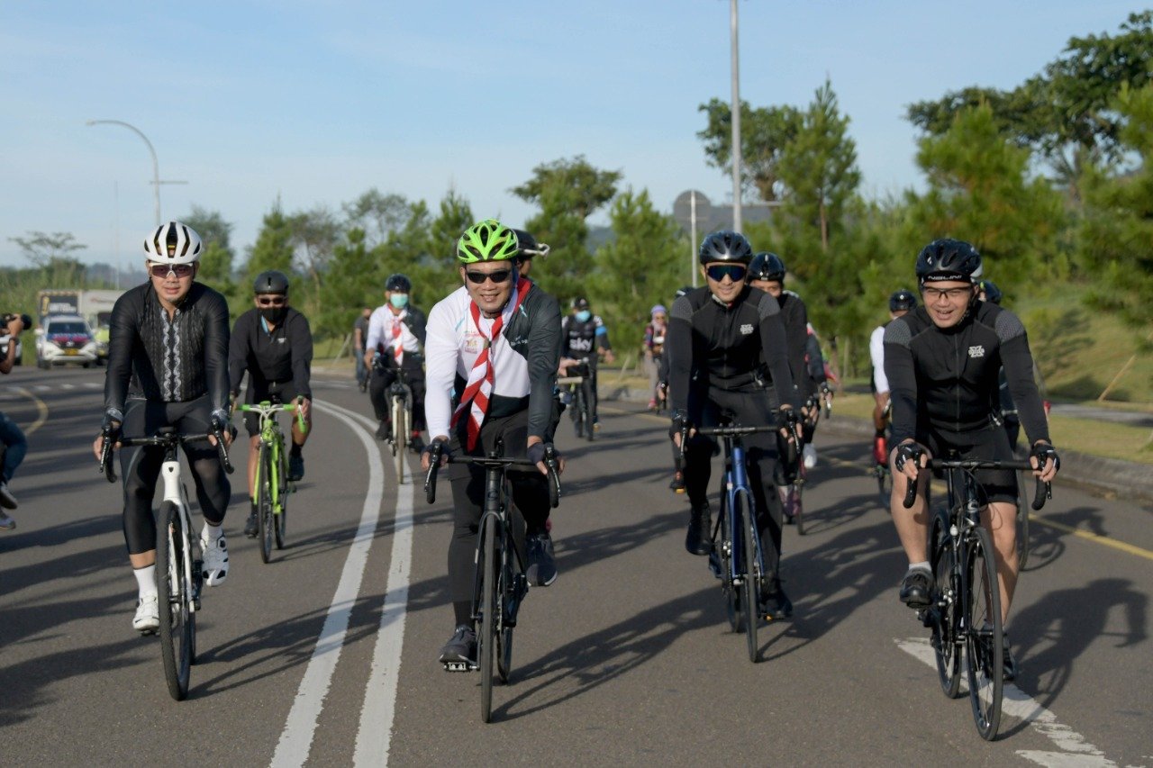 Buka Event Triathlon, Ridwan Kamil Ajak Jaga Produktivitas di Tengah Pandemi