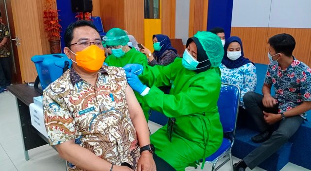 ASN di Bandung Barat Mulai Disuntik Vaksin Covid-19