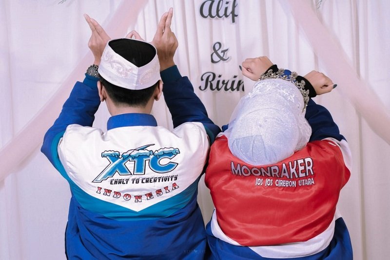 Cerita Cinta Sehidup Semati Pasutri Anggota XTC dan Moonraker