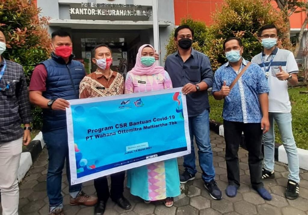 WOM Finance Serahkan Bantuan Sembako dan Disinfektan ke Empat Kelurahan di Zona Merah