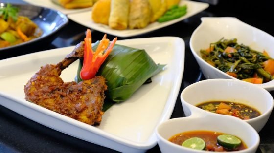 Nikmati Segarnya Bumbu Terasi Khas Ayam Taliwang untuk Buka Puasa