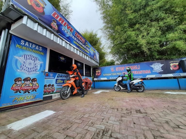 Polresta Bandung Luncurkan SIM Drive Thru Online
