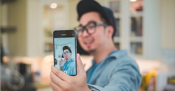 Mau Jadi Content Creator? Simak Tips Keren Ala YouTuber Edho Zell Ini