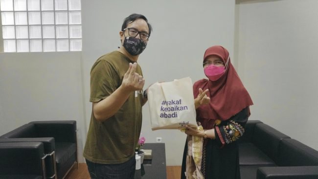 Umi Oded Apresiasi Bingkisan dan Takjil dari 1.000 UMKM Binaan Wakaf Salman