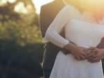 Batasan Bermesraan Suami Istri di Bulan Ramadhan