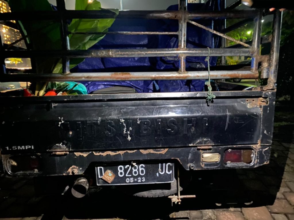 Sembunyikan Pemudik, Sopir Mobil Pick Up Lakukan Ini