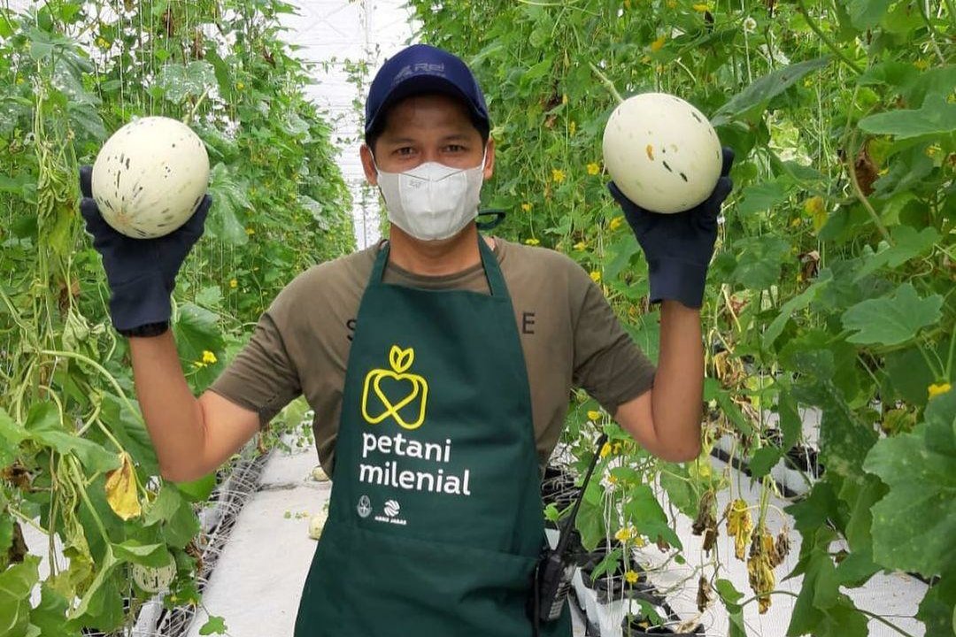 Smart Greenhouse untuk Program Petani Milenial Panen Melon dan Paprika