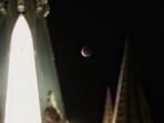 Hanya 10 Menit, Gerhana Bulan Total Terlihat Jelas di Lembang