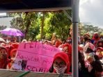 Eks Buruh PT Masterindo Geruduk Gedung DPRD Kota Bandung