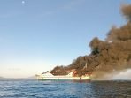 KM Karya Indah Terbakar, Penumpang Melompat ke Laut