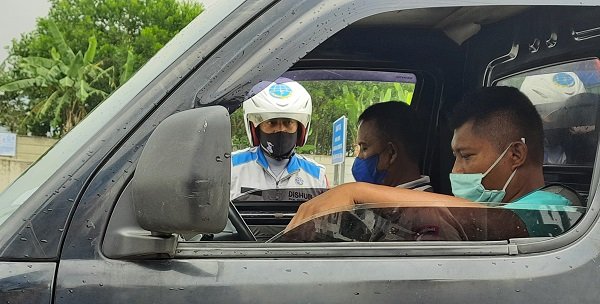 Hari Pertama Penyekatan di Kab. Bandung, Kendaraan Berplat Luar Daerah Diputar Balik