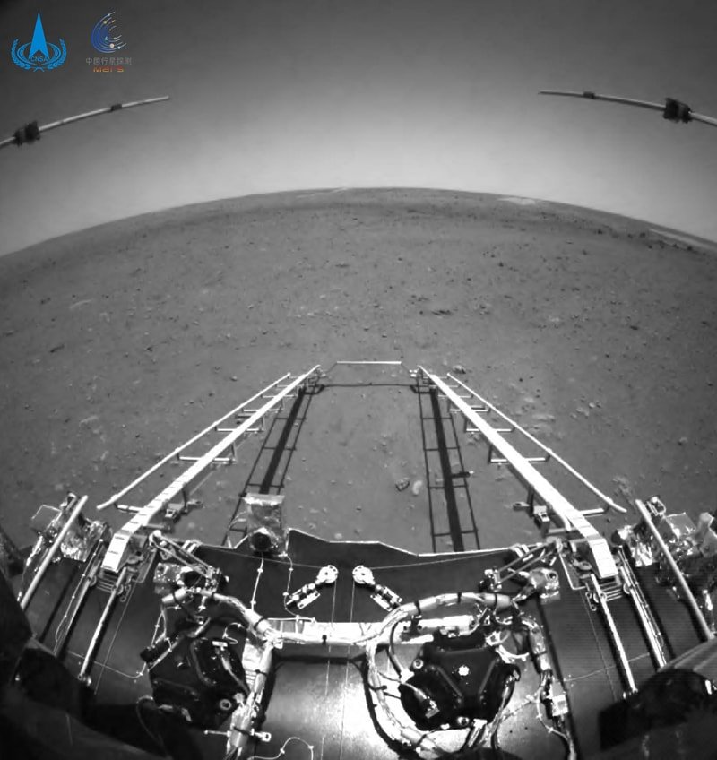 Robot Zhurong Kirim Foto Pertama dari Mars, Begini Wajah Planet Merah