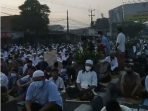Viral Foto Jamaah Sholat Idul Fitri Membludak di Bekasi