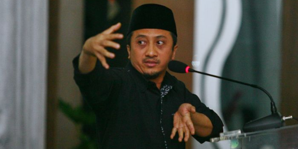 Roy Suryo Ungkap Ustadz Yusuf Mansur Unggah Caption Hoaks Foto Presiden dan Wapres Sungkeman
