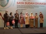 Beri Dukungan, La Sabelle Sumbangkan 100 Scarves untuk Nakes Perempuan di Bandung
