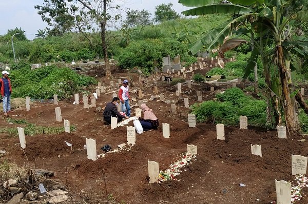 Kesaksian Pengelola TPU Cikadut, Sehari Gali 20 Makam Pasien Covid-19