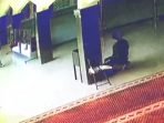 Miris! Kelakuan Sejoli Mesum dan Mencuri dalam Masjid
