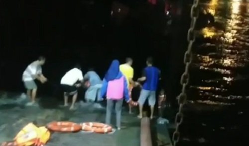 Detik-detik Mencekam Evakuasi Korban Kapal Penumpang Yunicee, 6 Orang Meninggal Dunia