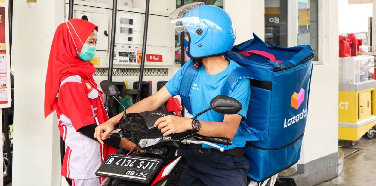 Bantu Mobilitas Mitra Kurir Lebih Aman dan Andal, Lazada Logistics Gandeng Shell Indonesia