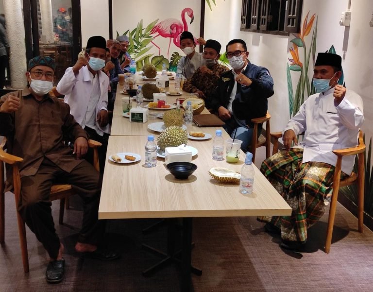 Ridwan Kamil Bersilaturahim dengan Hamida Sumsel