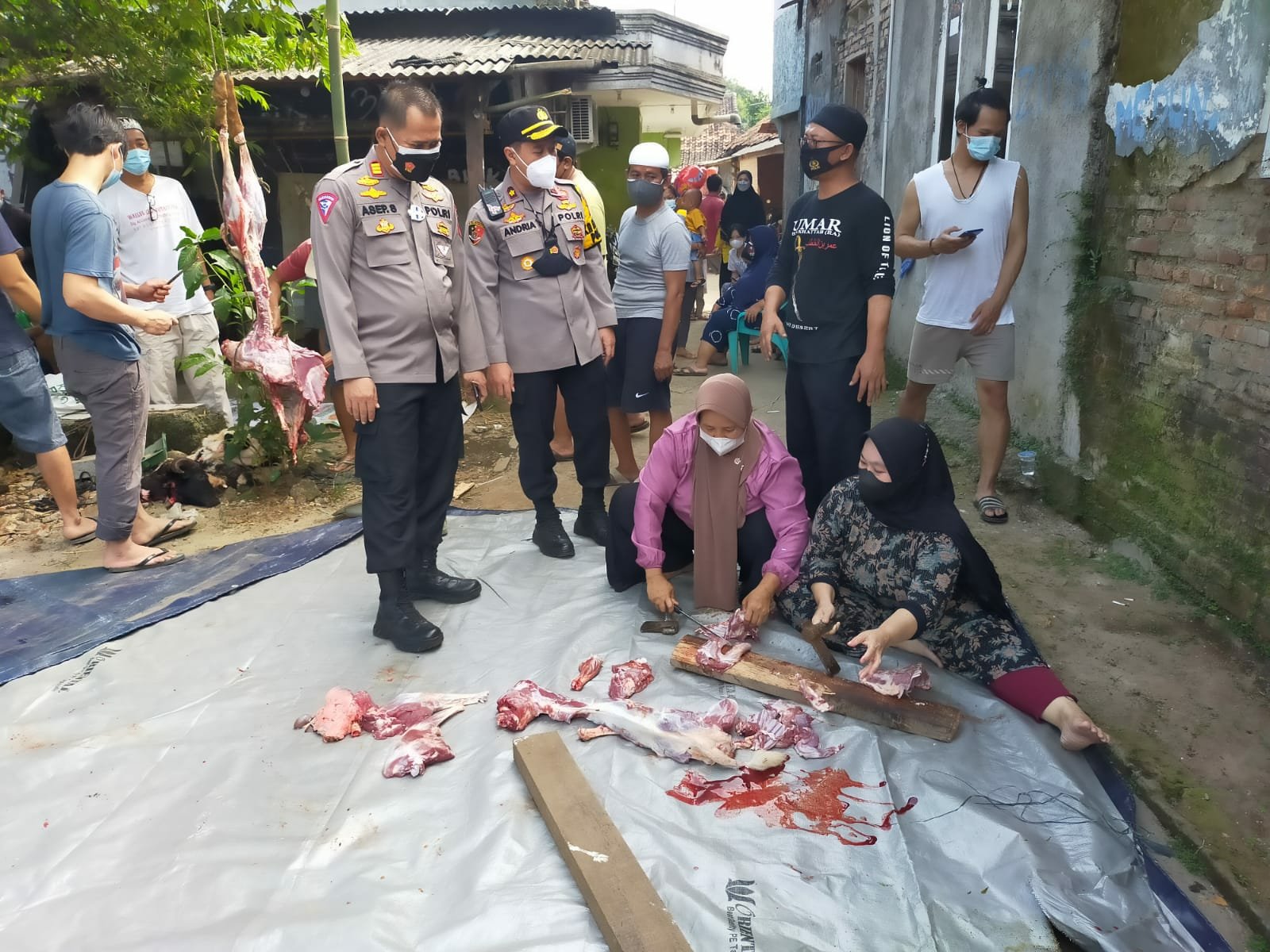 Polsek Cileungsi Monitoring Penerapan Prokes saat Pelaksanaan Ibadah Kurban